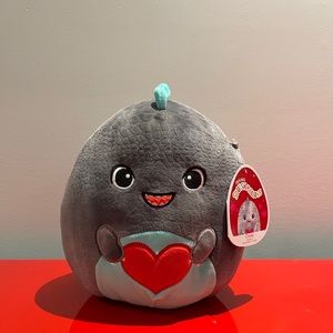 BNWT 8” Squishmallow - Valentine’s Exclusive - Chuey Dinosaur